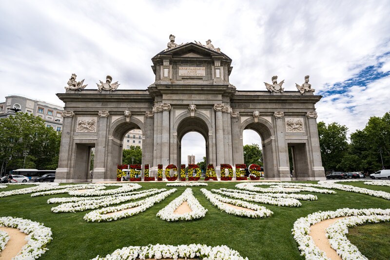 ​Los Reyes y sus hijas presiden los actos por los diez años de reinado de Felipe VI 