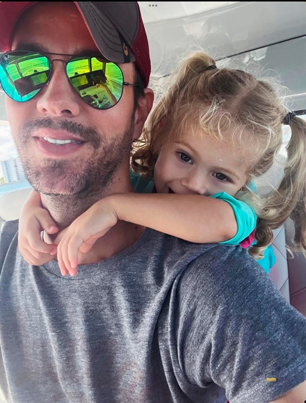 ​Tras dos años de ausencia, Anna Kournikova publica nuevas fotografías de Enrique Iglesias y sus tres hijos por un motivo muy especial 