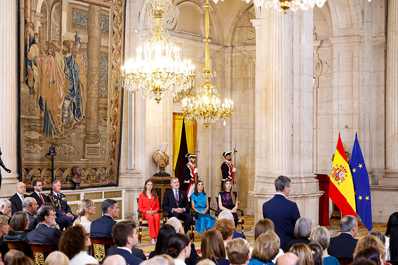 ​Felipe VI, Gran Maestre de la Orden del Mérito Civil, impone las condecoraciones a 19 españoles ejemplares 