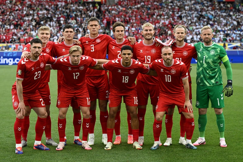 ​¡Como auténticos forofos! El mensaje del rey Federico y sus mellizos a la selección danesa por su debut en la Eurocopa 