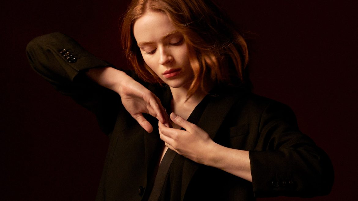 ​Sadie Sink: “La industria del cine no está hecha para mantenerte con los pies en la tierra” 