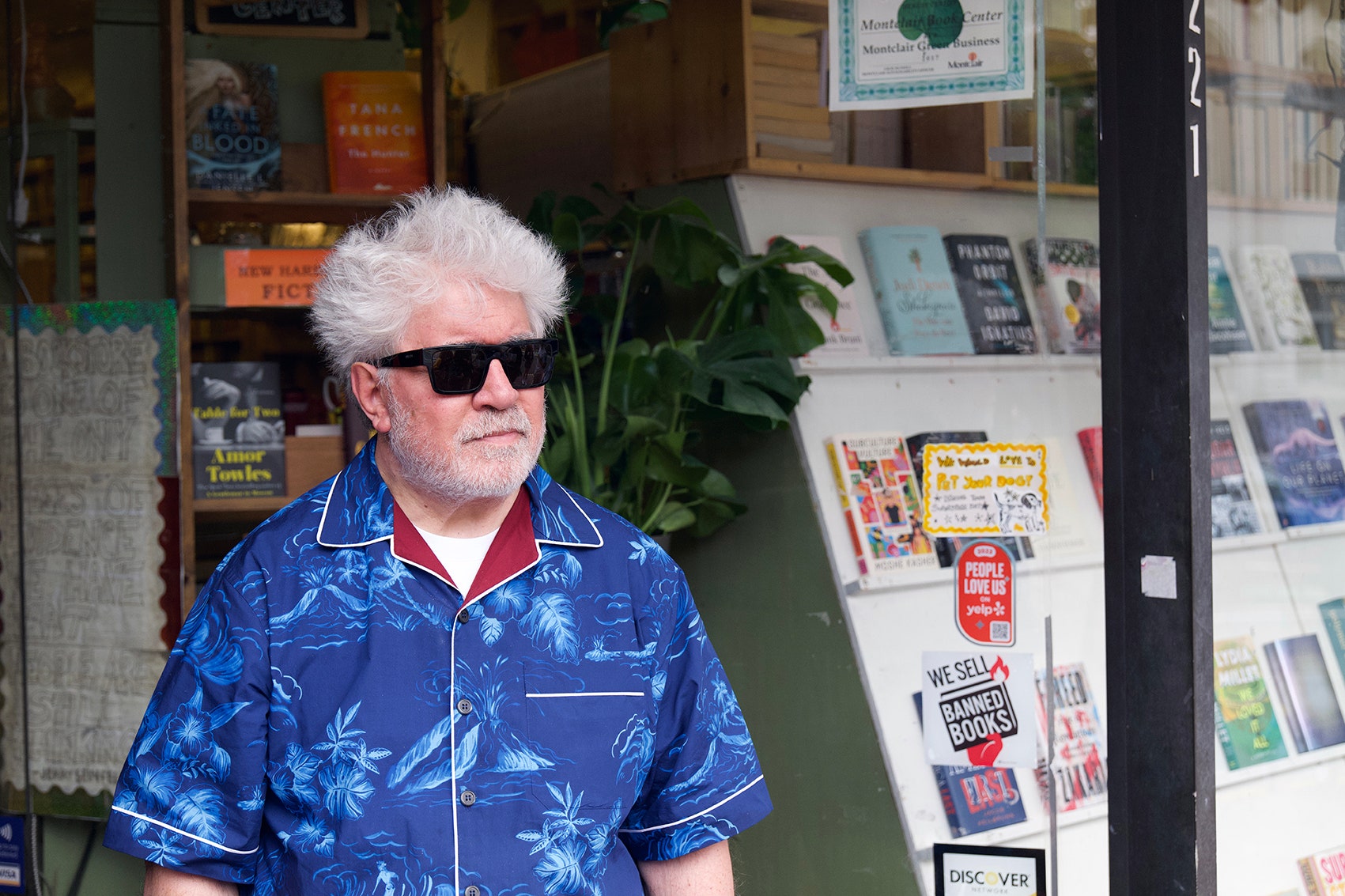 ​Pedro Almodóvar: “Creo que en engendrar un hijo propio hay un gesto egoísta. Traer al mundo a alguien y que sea una prolongación de tu propia estirpe. Yo ahora mismo no traería ningún ser al mundo. ¡Si ya soy un abuelo!” 