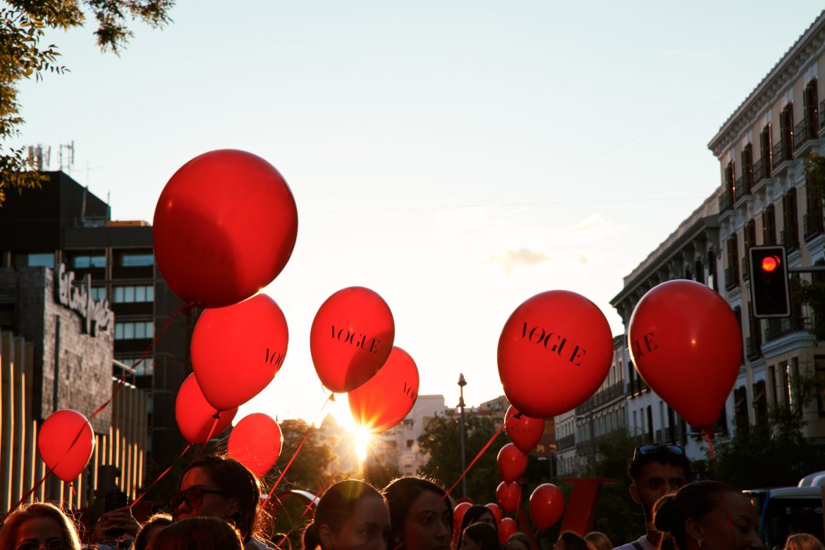 ​VFNO 2024: la gran noche de la moda y la belleza en las calles de Madrid 