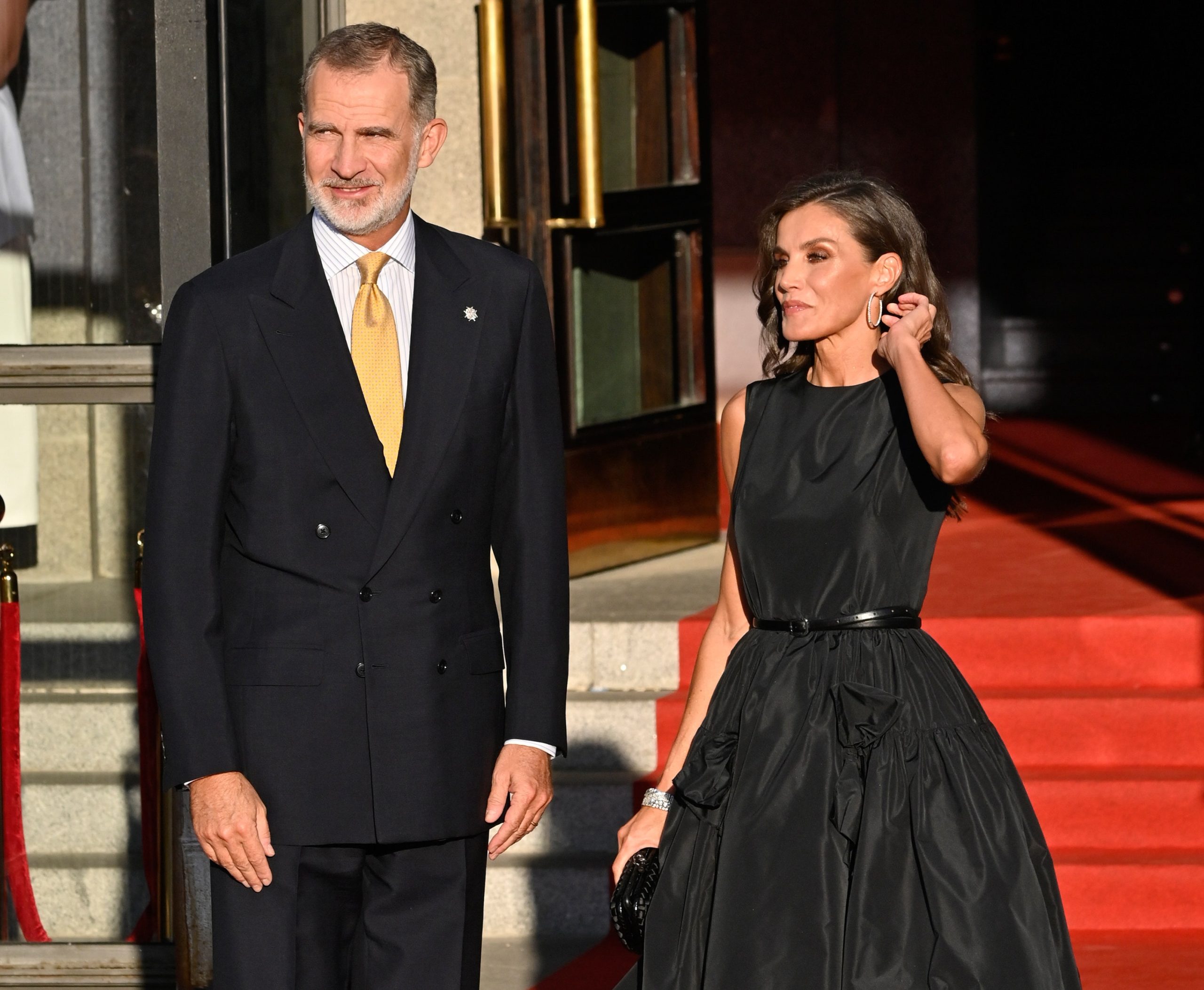 ​El viaje de Letizia a Milán, el apoyo de Felipe a su tía Margarita, y su noche en la ópera: la agenda de la Casa Real 