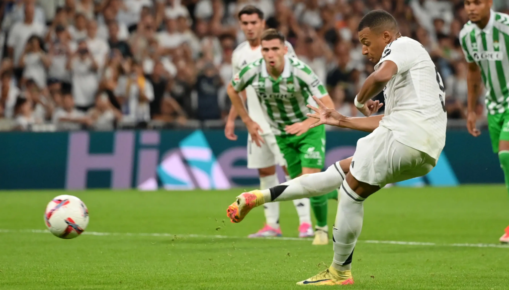 Mbappé rescata a un Madrid que no termina de convencer