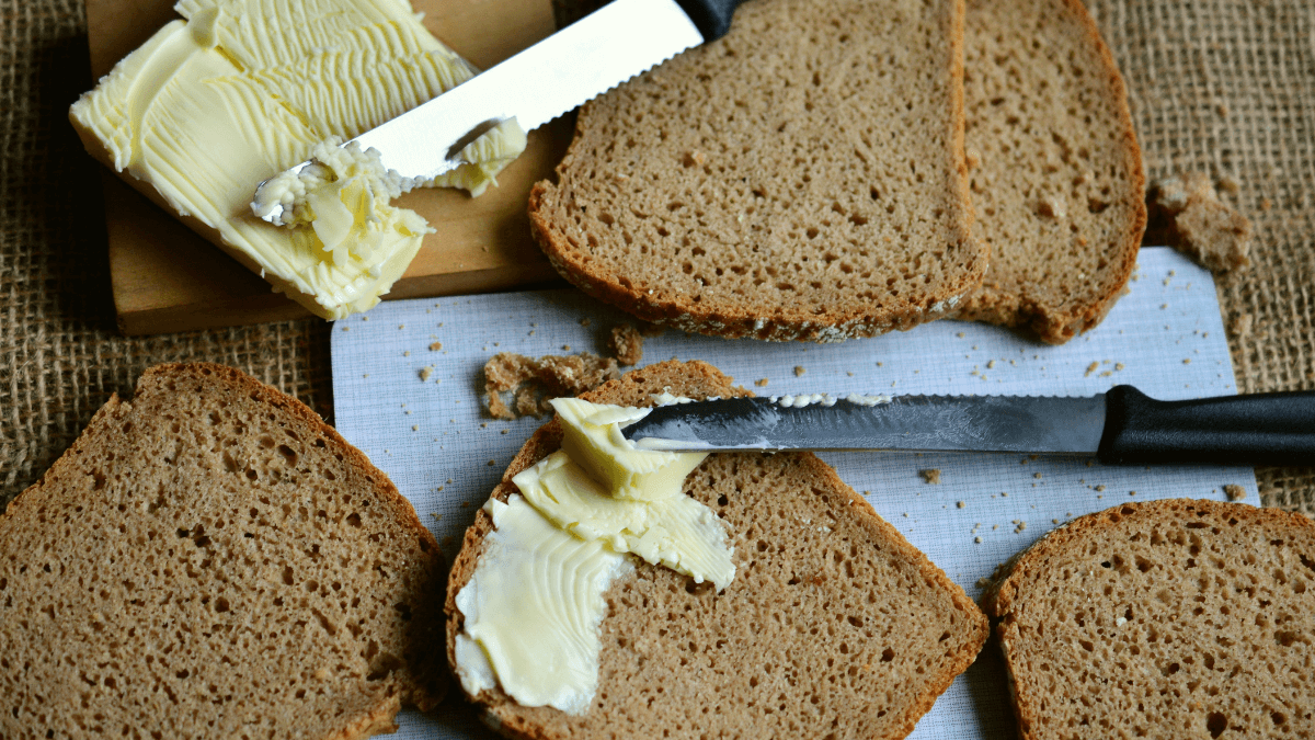 Diferencias entre mantequilla y margarina, ¿cuál es mejor?