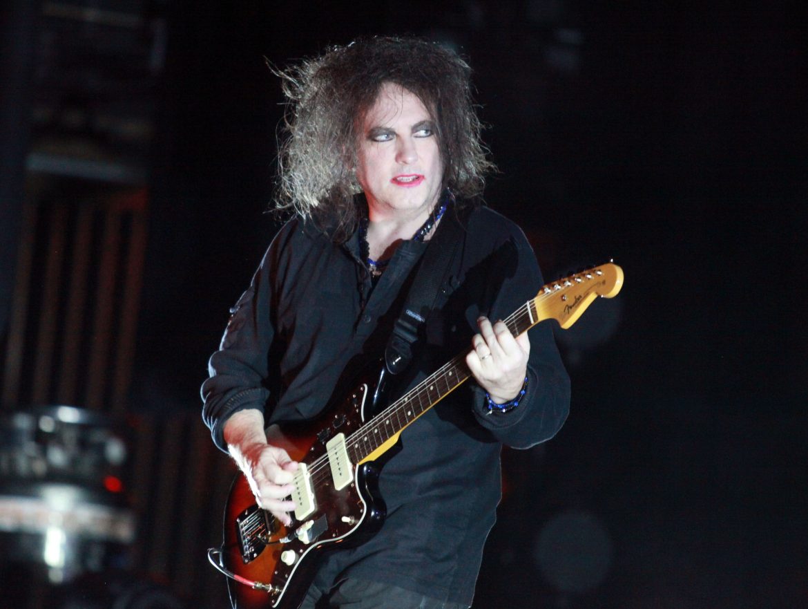 ​Robert Smith y la polémica con el precio de las entradas: “Los artistas que se escudan en la gestión son gilipollas o mienten. Los mueve la codicia” 