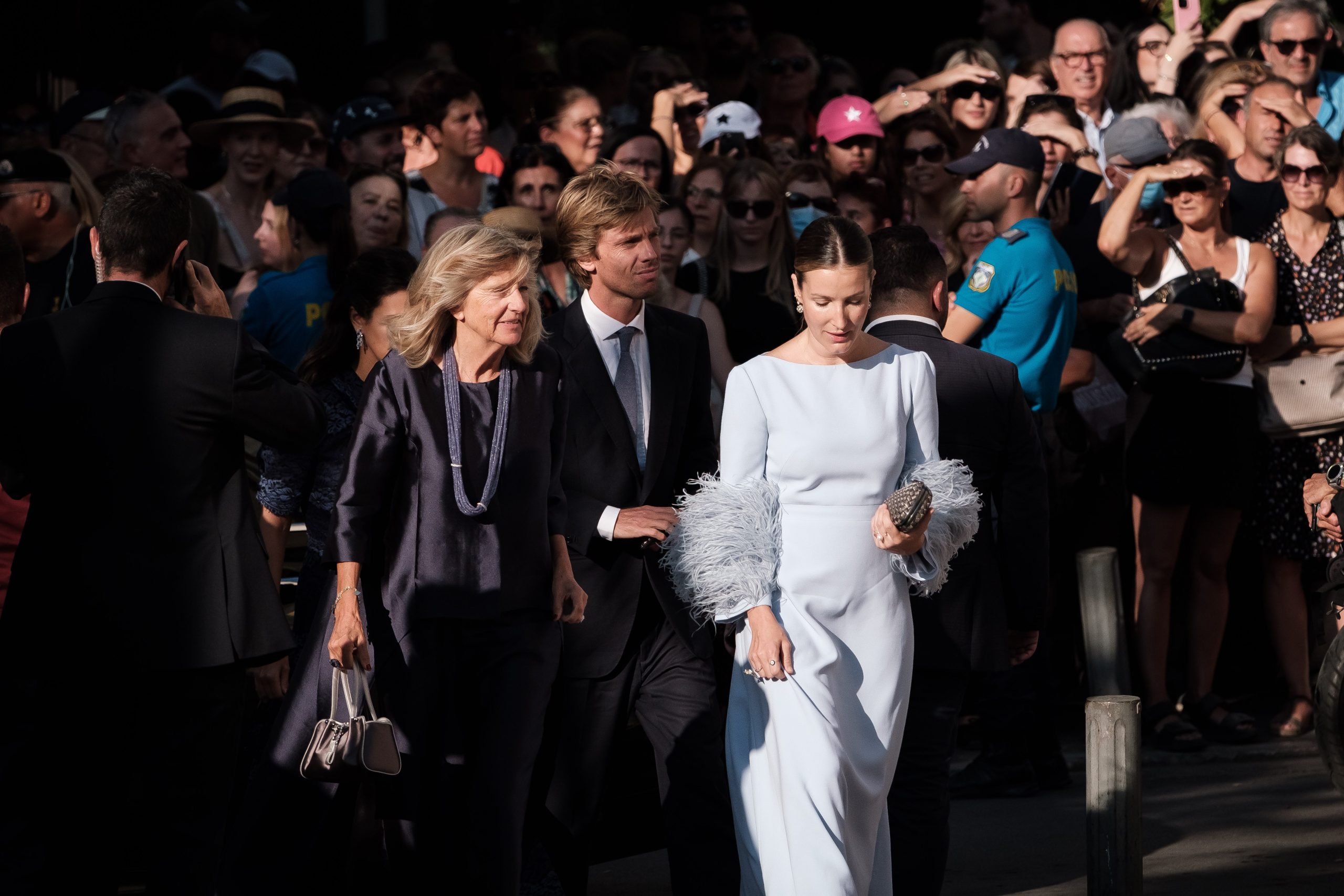 ​La discreción de Chantal Hochuli, primera mujer de Ernesto de Hannover, con sus nueras en la boda de Teodora de Grecia 