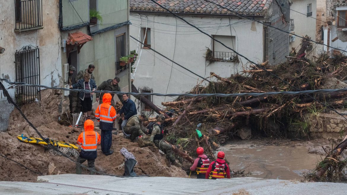 Inundaciones en Valencia por la DANA: primeros auxilios y qué hacer ante este fenómeno