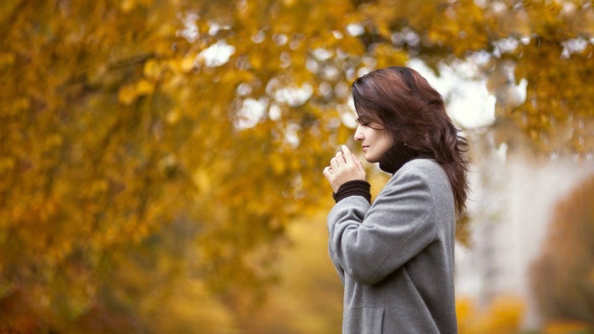 ¿Por qué el otoño puede aumentar los dolores en las articulaciones?