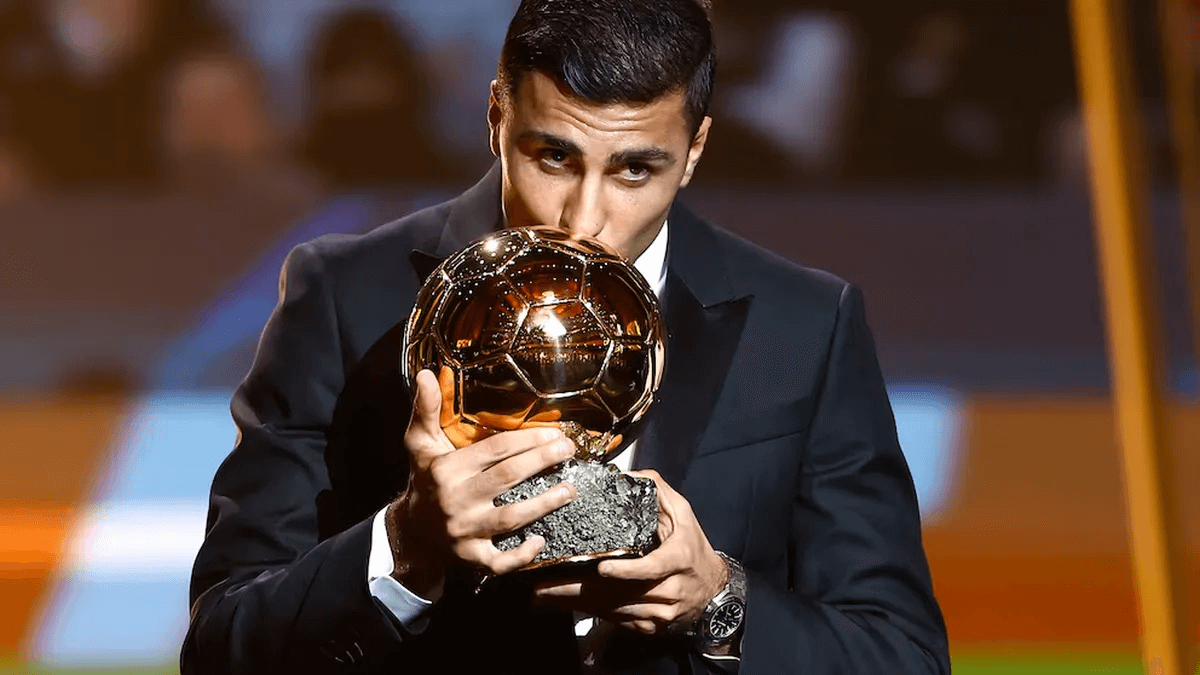 Rodri recibe el Balón de Oro y no vuelve hasta 2025: ¿qué lo impide?