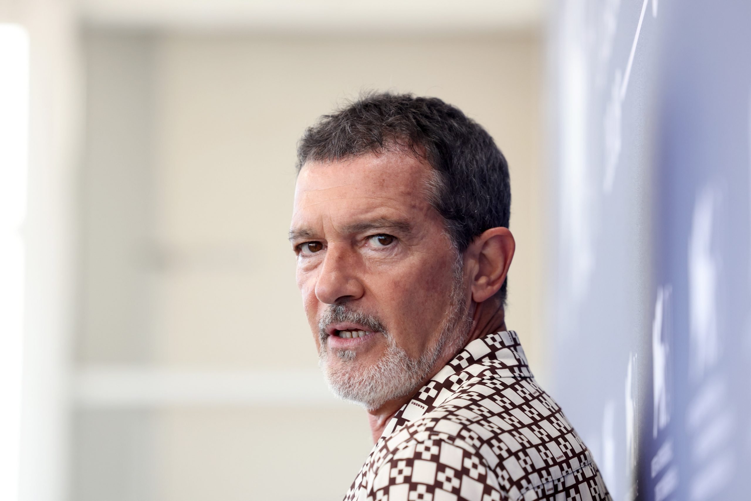 ​La impotencia de Antonio Banderas ante la devastación que deja la DANA: “¿Por qué no se utilizan mejor nuestros impuestos y recursos?” 