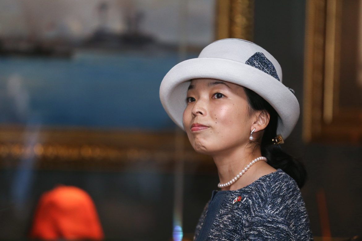 ​Akiko de Mikasa, la princesa de Japón experta en arte, fanática del rugby y pieza clave en la diplomacia 