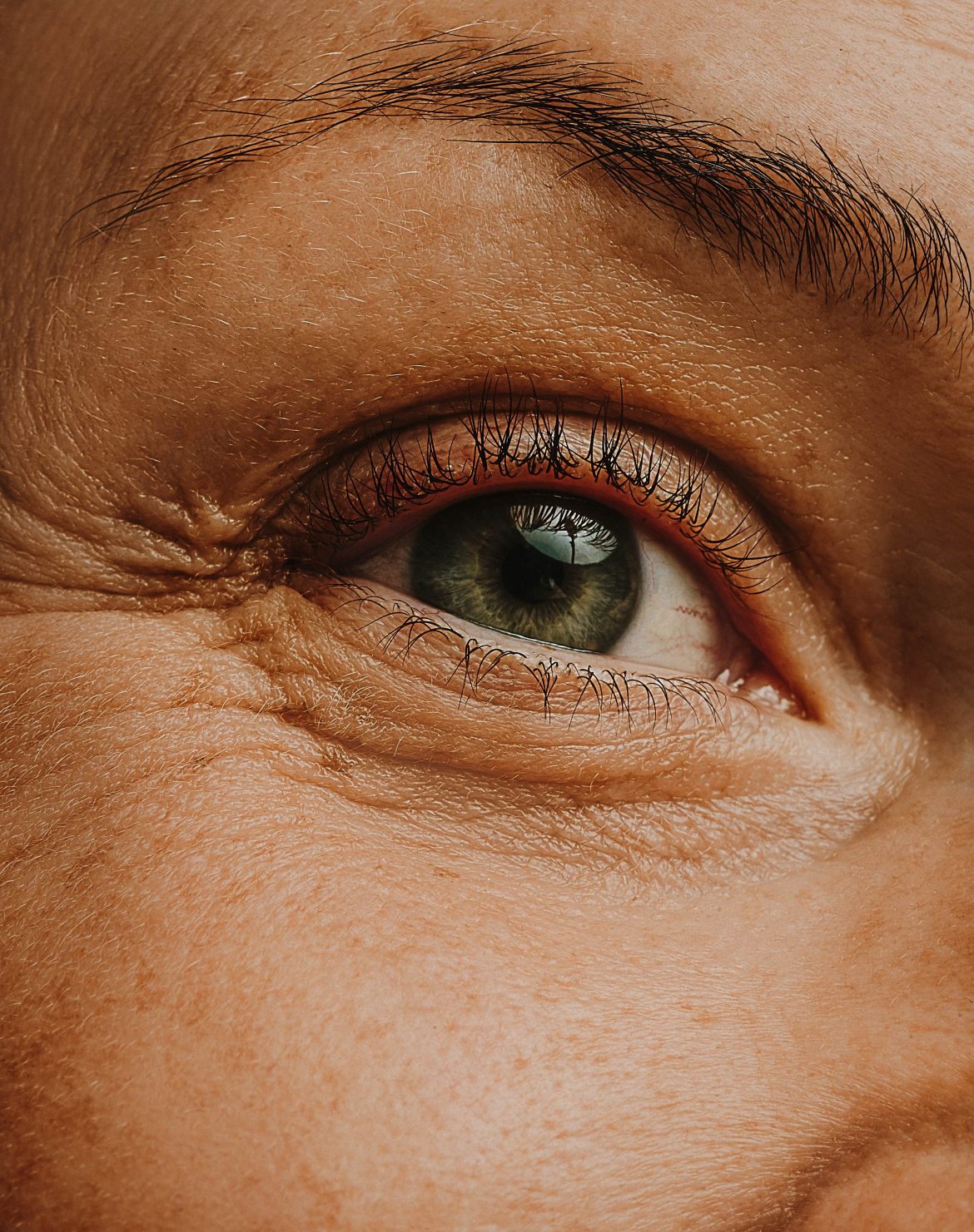 ​Los 11 mejores masajeadores de contorno de ojos que combaten las arrugas, reducen bolsas y aportan luminosidad 