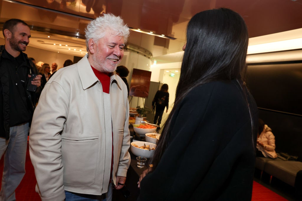 ​El encuentro de Pedro Almodóvar con uno de sus ídolos en Hollywood: Law Roach, el estilista de Zendaya del que quiere hacer una película 