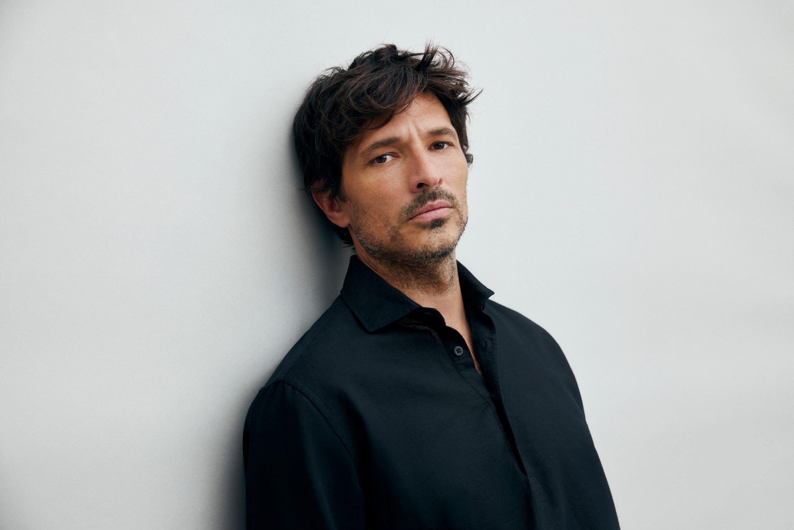 ​Andrés Velencoso: “Me quedan muchos personajes por hacer y buenos guiones que interpretar. En el ámbito personal, he cumplido el sueño de volver a vivir en Tossa” 