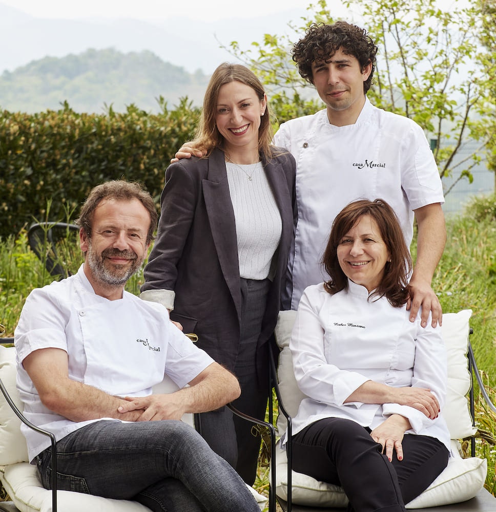 ​Nacho Manzano, el chef en el que Felipe y Letizia confían para almuerzos oficiales, hace historia: tres estrellas Michelin para su restaurante Casa Marcial en Asturias 