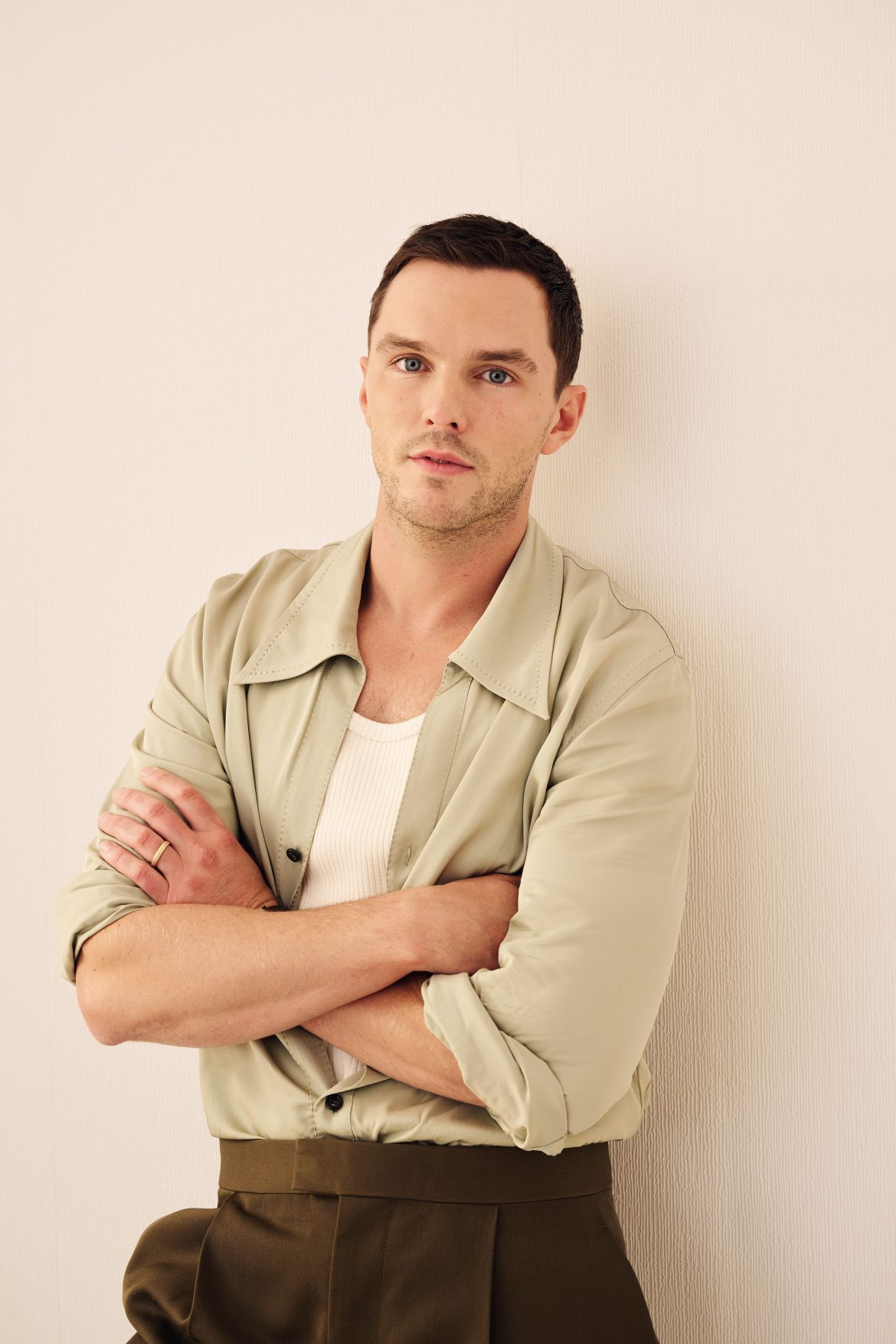 ​Nicholas Hoult: “Clint Eastwood me dijo que actuar es un arte emocional. No piensas demasiado; lo haces” 