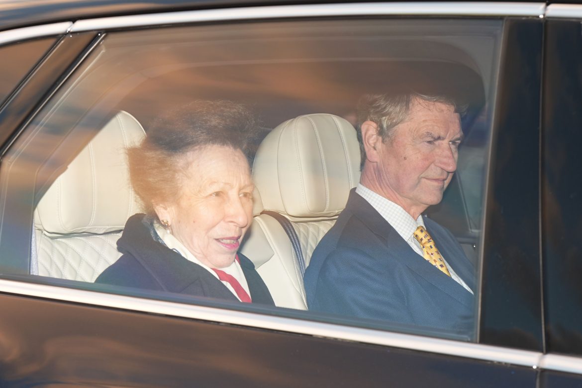 ​Almuerzo prenavideño en Buckingham: de Eugenia de York hasta Lady Penny, los invitados de la familia real que se han reunido alrededor de Carlos III y Camilla 