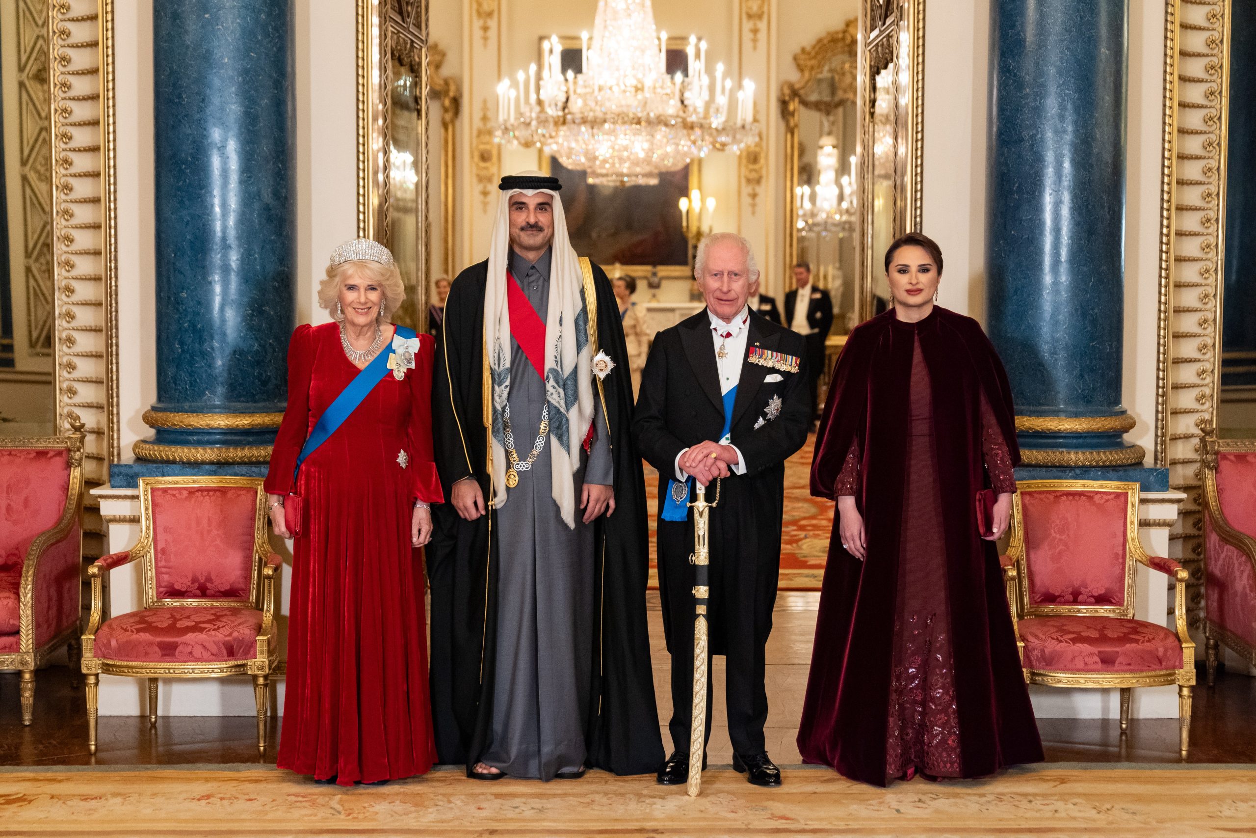 ​Banquete en Buckingham por el emir de Catar: Camilla con la tiara kokoshnik, los Beckham como invitados de honor y la ausencia de Kate Middleton 