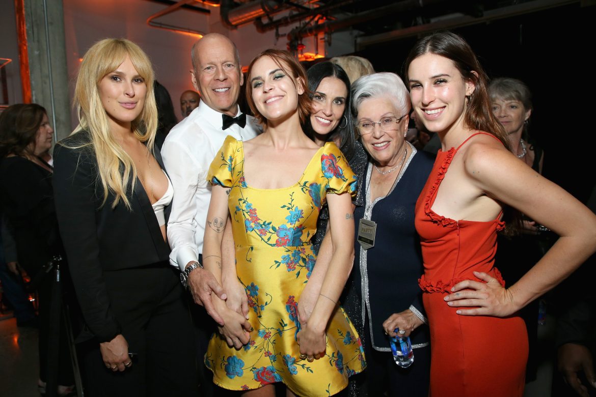 ​La nueva foto de Bruce Willis con sus hijas Talullah y Scout: “Eres el mejor padre de la historia” 