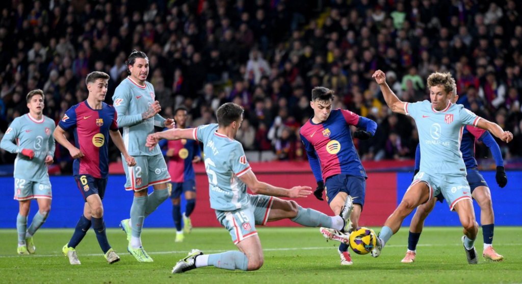 El Atlético da un golpazo en Montjuïc