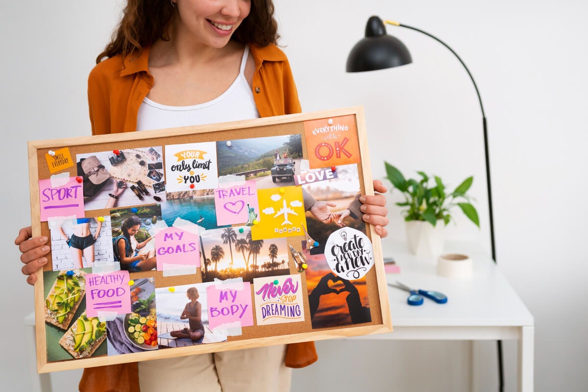 Cómo hacer un vision board para manifestar tus sueños en 2025