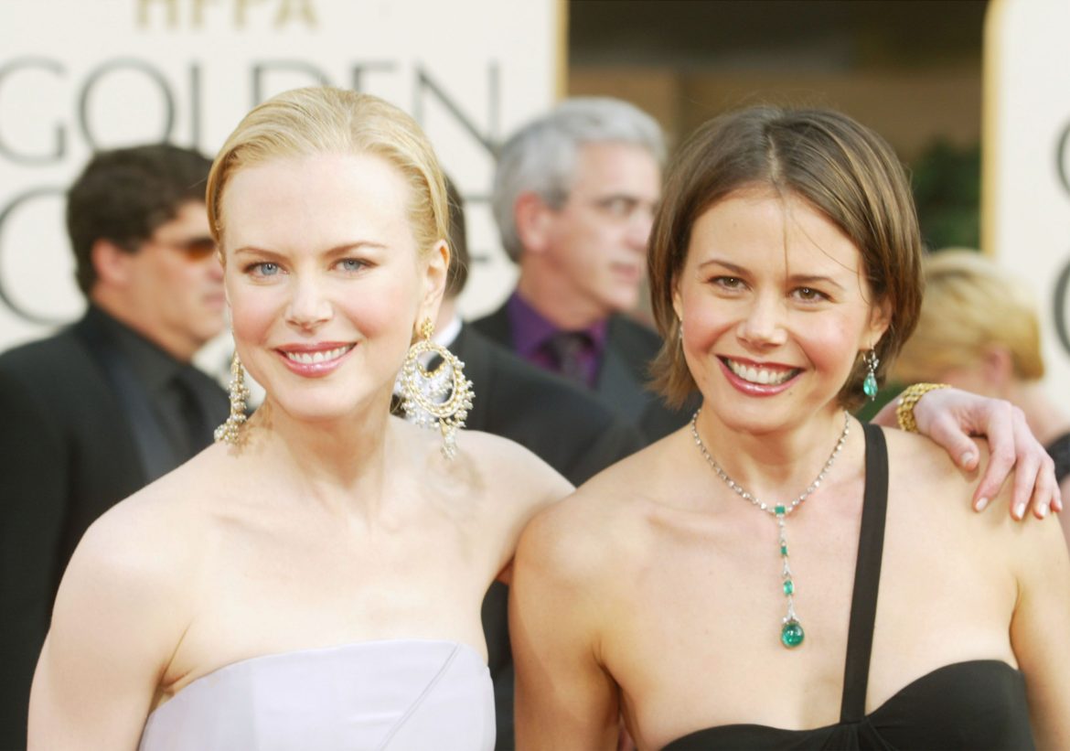 ​Así es Antonia, la hermana “casi gemela” de Nicole Kidman: una segunda madre para sus hijos, un lenguaje secreto entre hermanas y el «mayor apoyo emocional” de la actriz (especialmente tras su divorcio de Tom Cruise) 