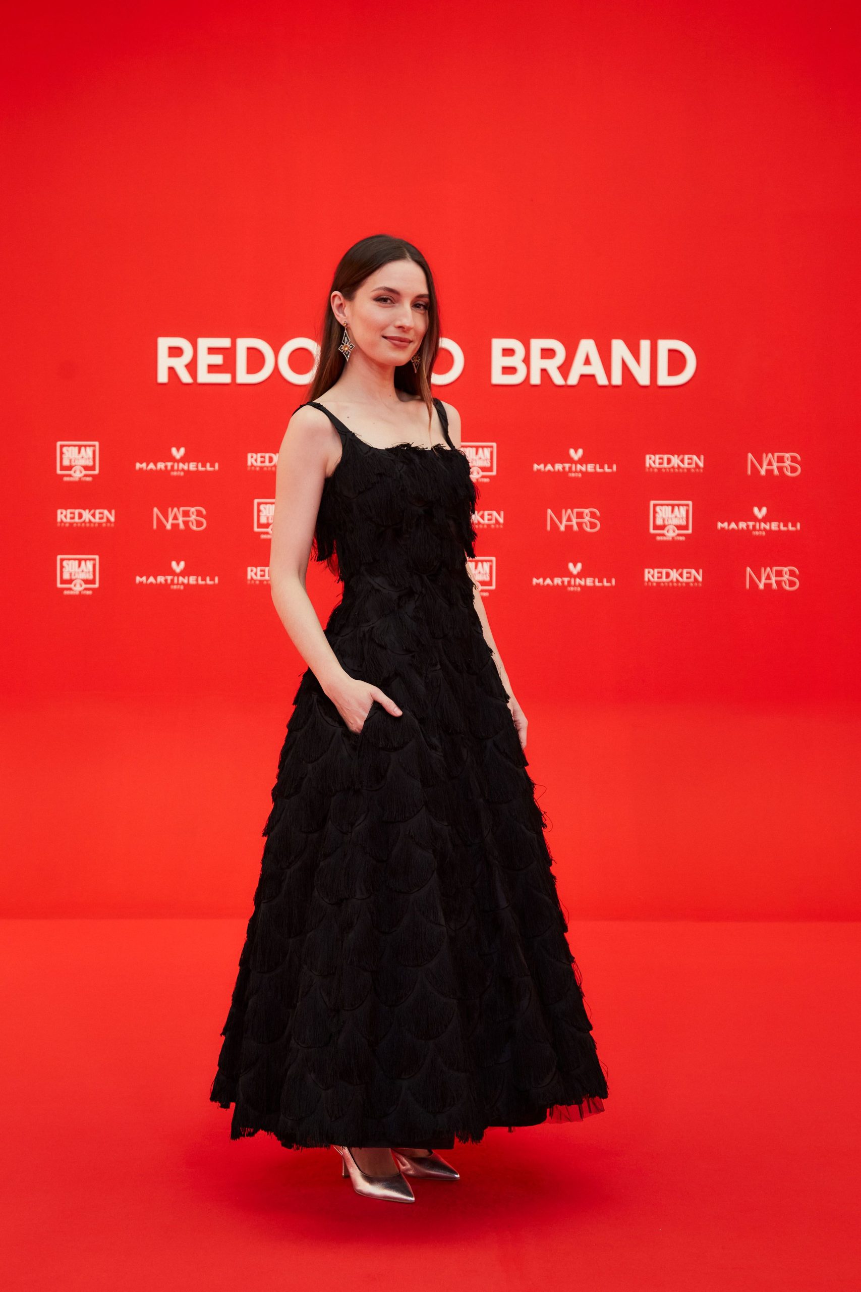 ​María Valverde (con vestido de tul de Redondo Brand y pelo suelto) personifica el estilo romántico más sofisticado 