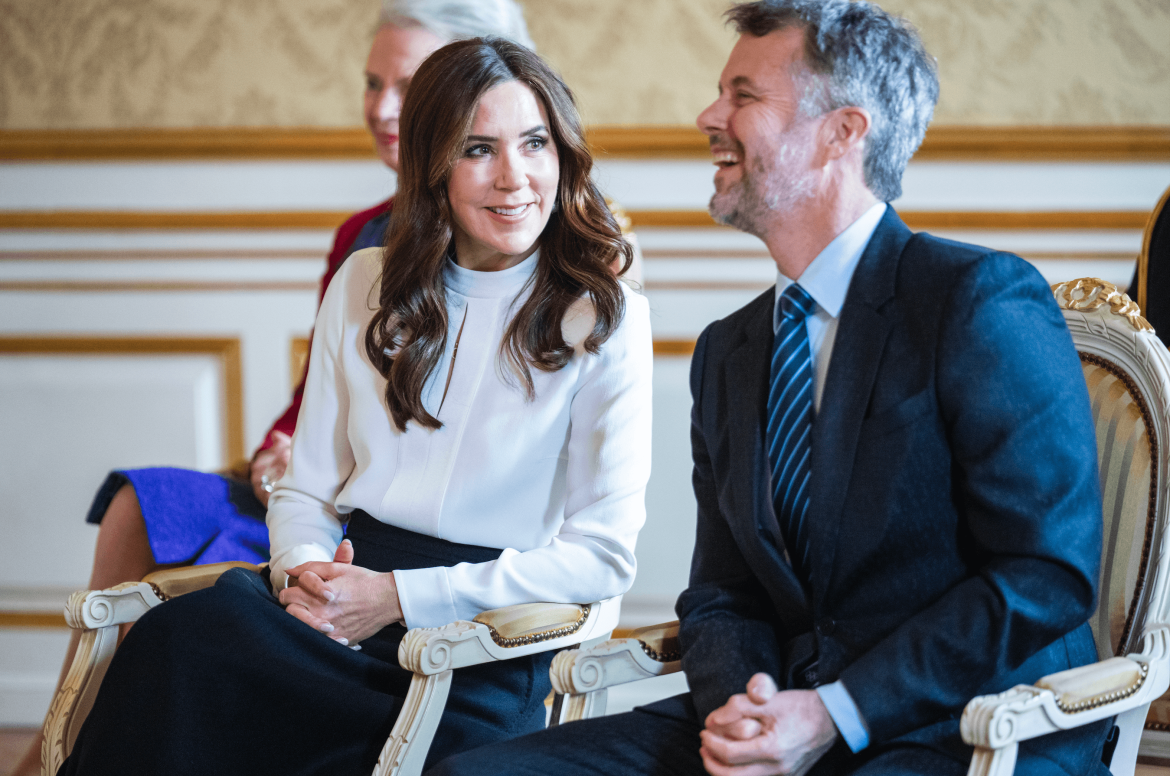 ​Federico y Mary de Dinamarca, los anfitriones de Nicolás de Grecia y su novia Chrysi Vardinogianni en su primera aparición desde el anuncio de su boda 