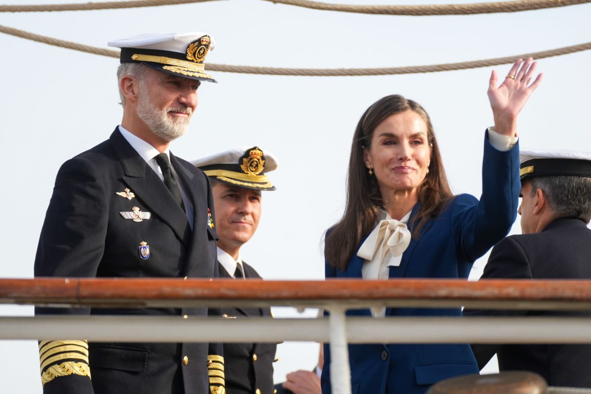 ​La emoción de los reyes al despedir a Leonor y las lágrimas de Letizia: “Son muchos meses sin verla, hay más madres llorando” 