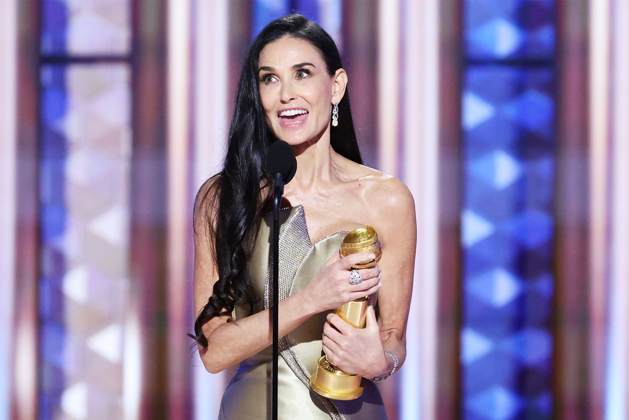 ​El emotivo discurso de Demi Moore en los Globos de Oro: “Hace 30 años, un productor me dijo que era una ‘actriz palomitera’. Y yo me lo creí” 