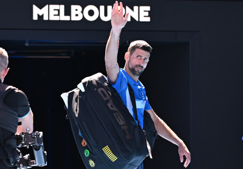 Djokovic abandona en medio de abucheos; Zverev y Sinner, a la final