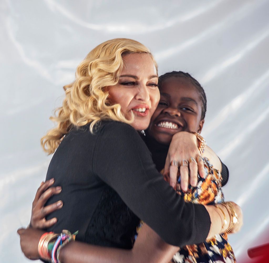 ​Madonna celebra el 19º cumpleaños de su hija Mercy James: “Luché cuatro años para traerte a casa, porque las leyes de Malawi impedían a las mujeres divorciadas adoptar” 