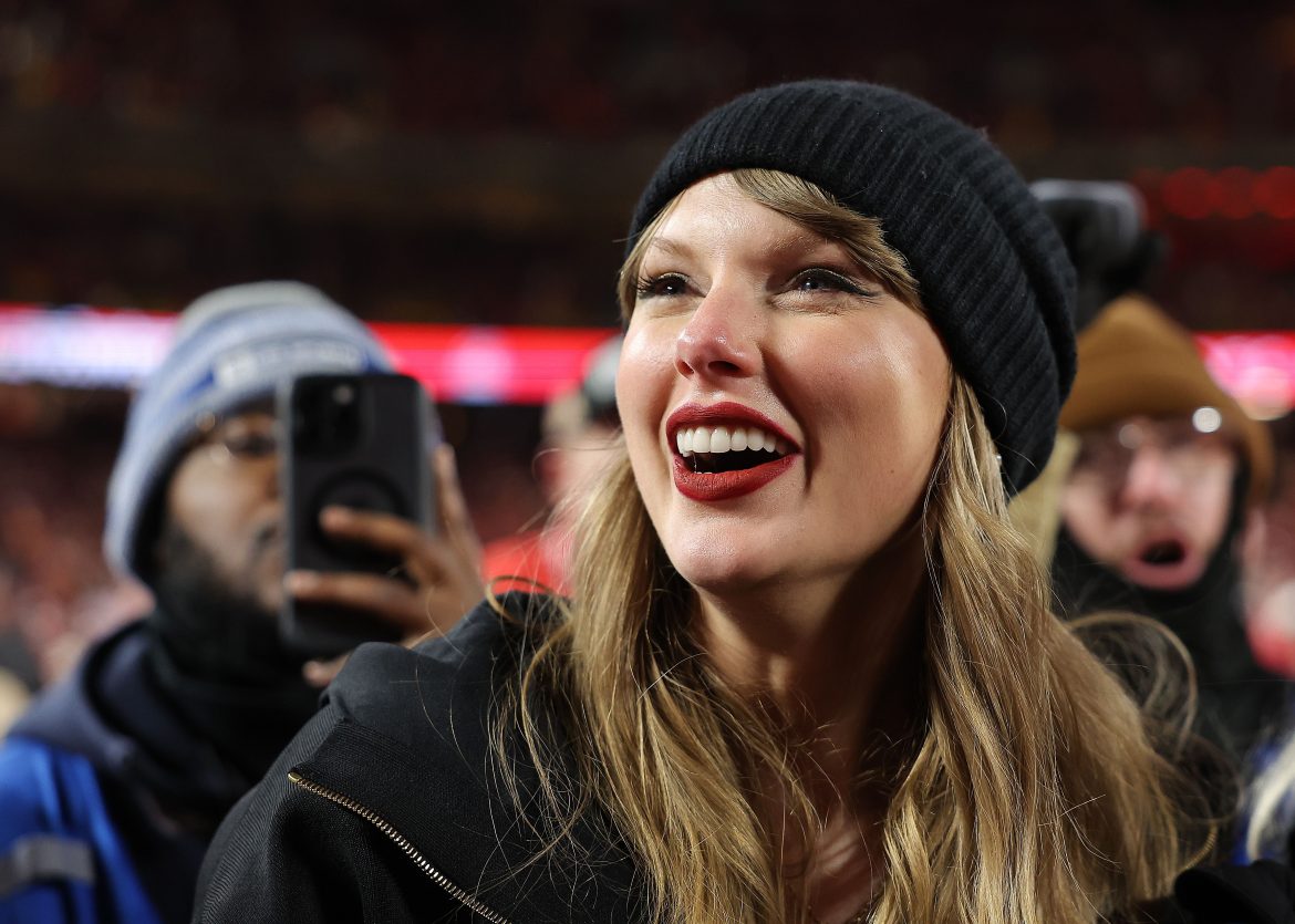 ​Taylor Swift anima una vez más a Travis Kelce y los Chiefs en la Super Bowl 2025 (pero eso no ha conseguido evitar su derrota) 