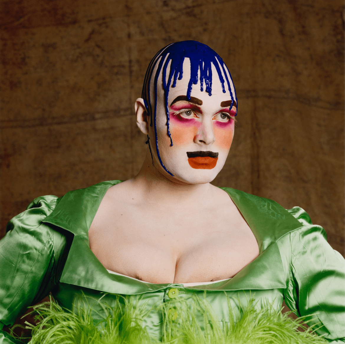 ​“Decid que me he ido a Papúa Nueva Guinea”: el regreso por la puerta grande de Leigh Bowery, el party animal de los 80 que inspiró a Lucian Freud y John Galliano 