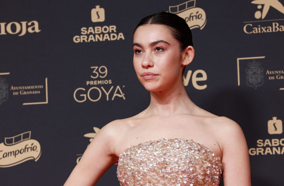 ​El maquillaje ‘clean’ de Greta Fernández en los Premios Goya 2025 será el que llevarán las invitadas más elegantes del año 