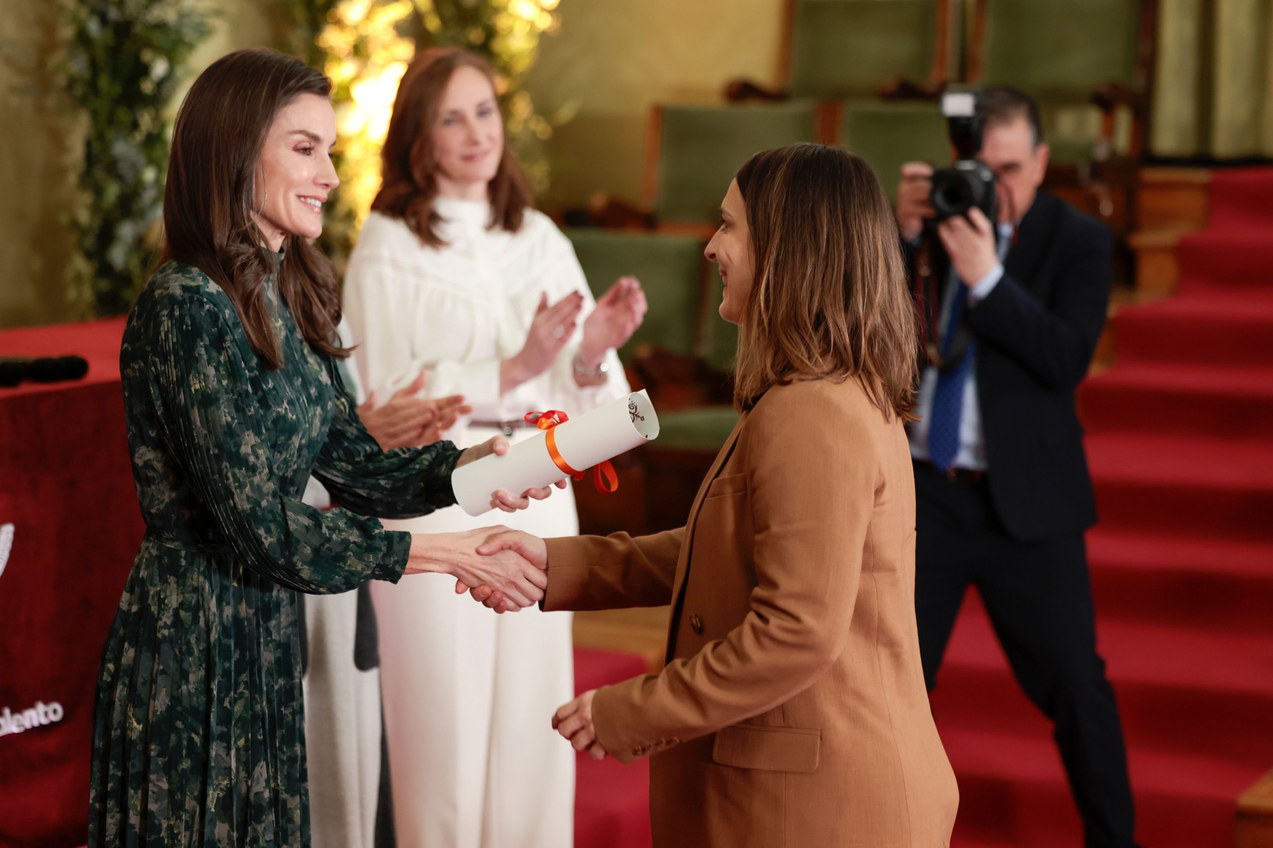 ​Letizia apoya a las mujeres en la ciencia: un encuentro sobre la importancia de las referentes, la igualdad de oportunidades y el rechazo a estereotipos 