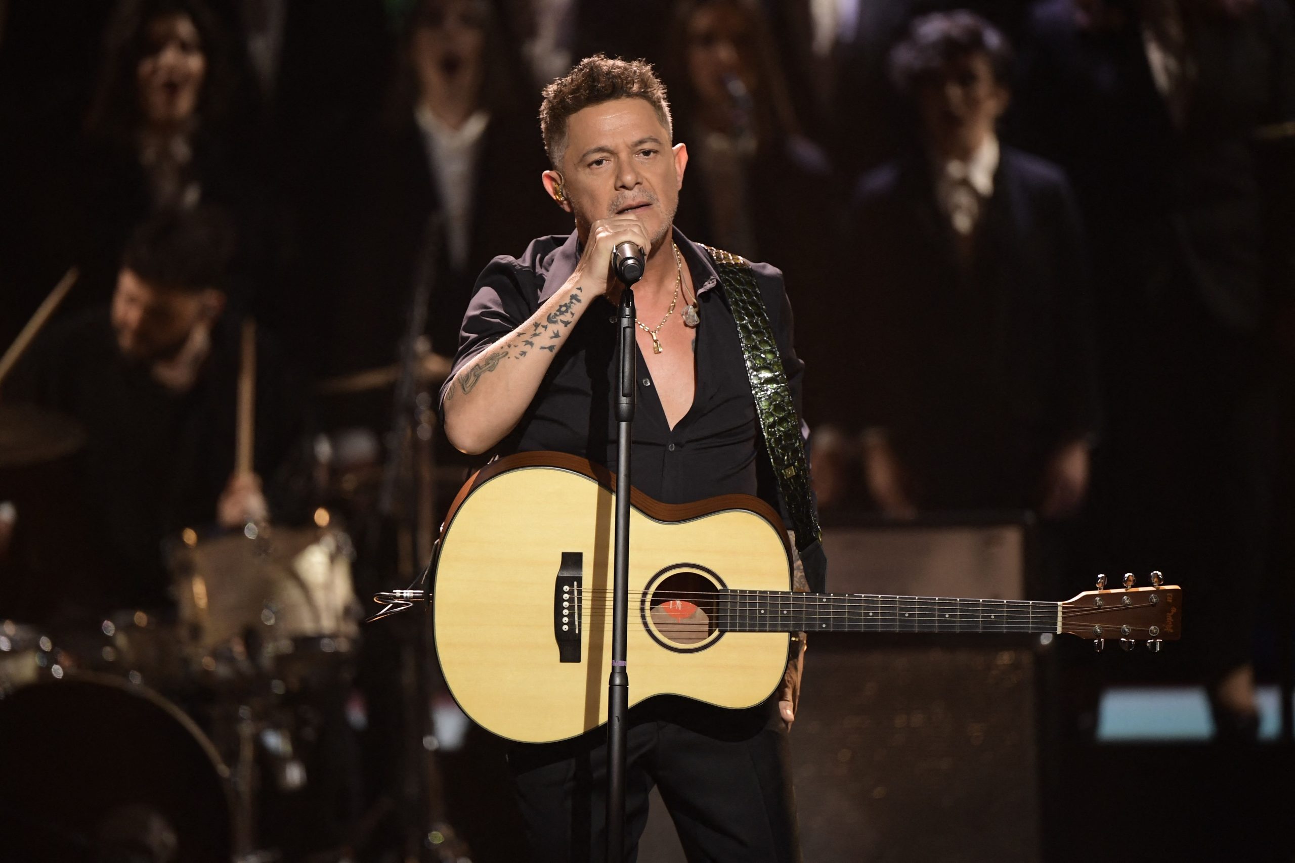 ​Alejandro Sanz conmueve con su homenaje sorpresa a Triana en los Premios Goya 2025 