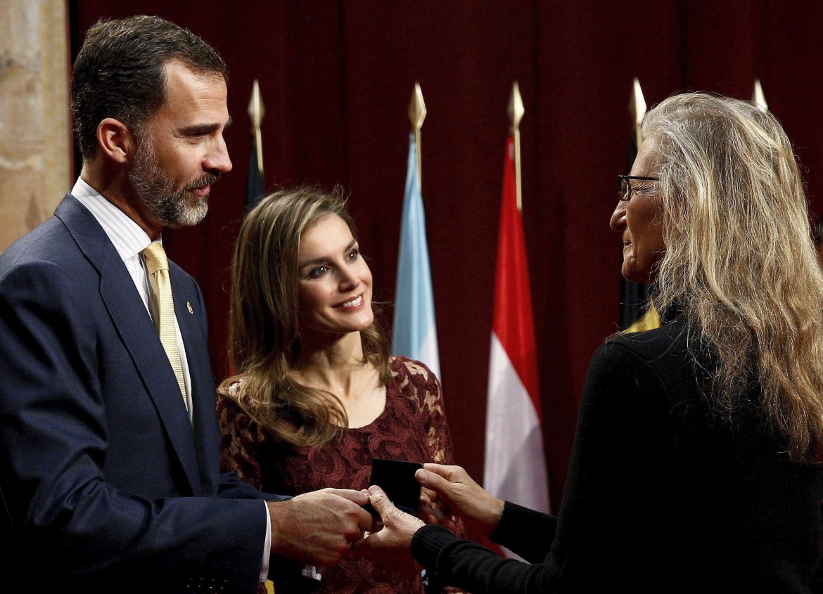 ​»Me encanta tomar fotos de familia»: cuando Felipe y Letizia conocieron a Annie Leibovitz hace 12 años (y ella ya quería retratarlos) 