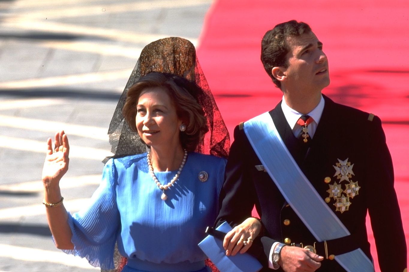 ​Las joyas del cortejo real de la boda de la infanta Elena y Jaime de Marichalar: mucho homenaje a la infanta Isabel y una tiara de la familia del novio 