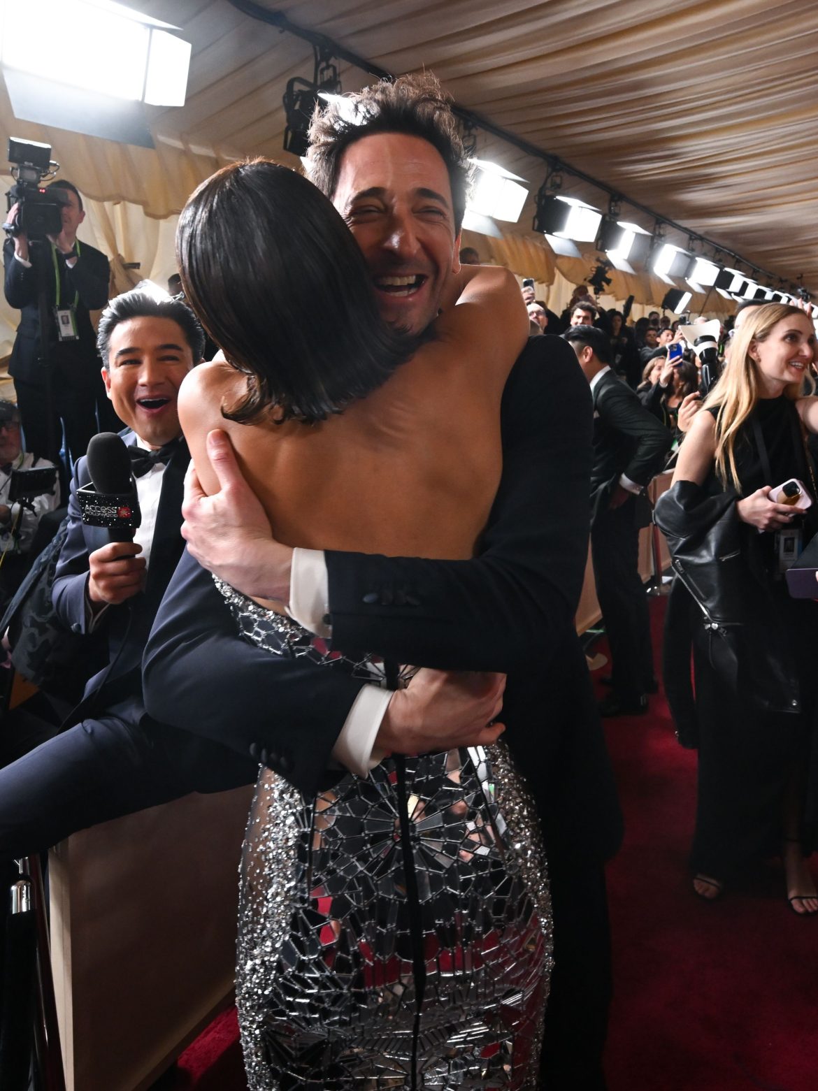 ​Halle Berry y su ‘beso de la venganza’ a Adrien Brody en los Premios Oscar 2025 