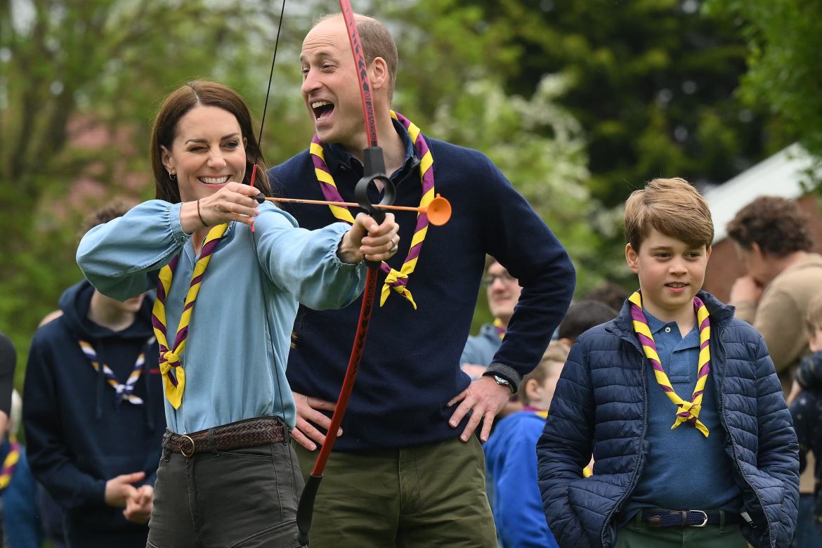 ​Así se implican Kate Middleton y Guillermo en la educación de sus hijos: un grupo de padres de Whatsapp, aprendiendo galés en Duolingo y mucho tiempo en familia 