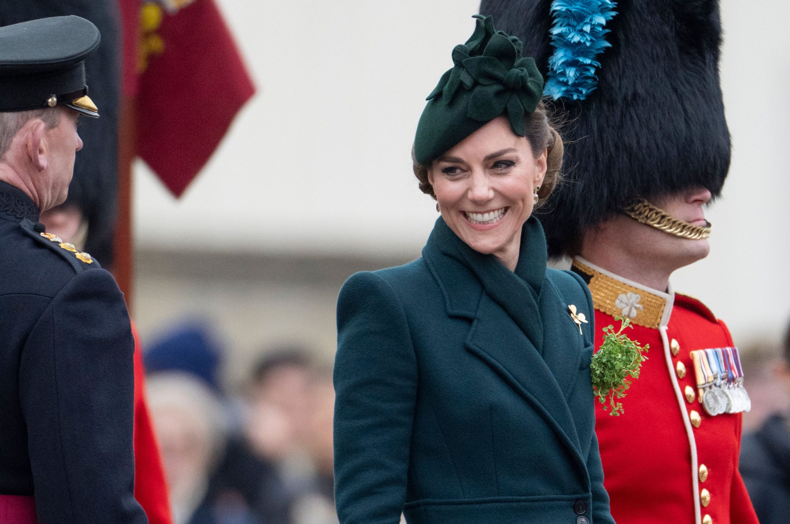 ​Kate Middleton celebra San Patricio en solitario, con un brindis y el trébol de Cartier con historia 