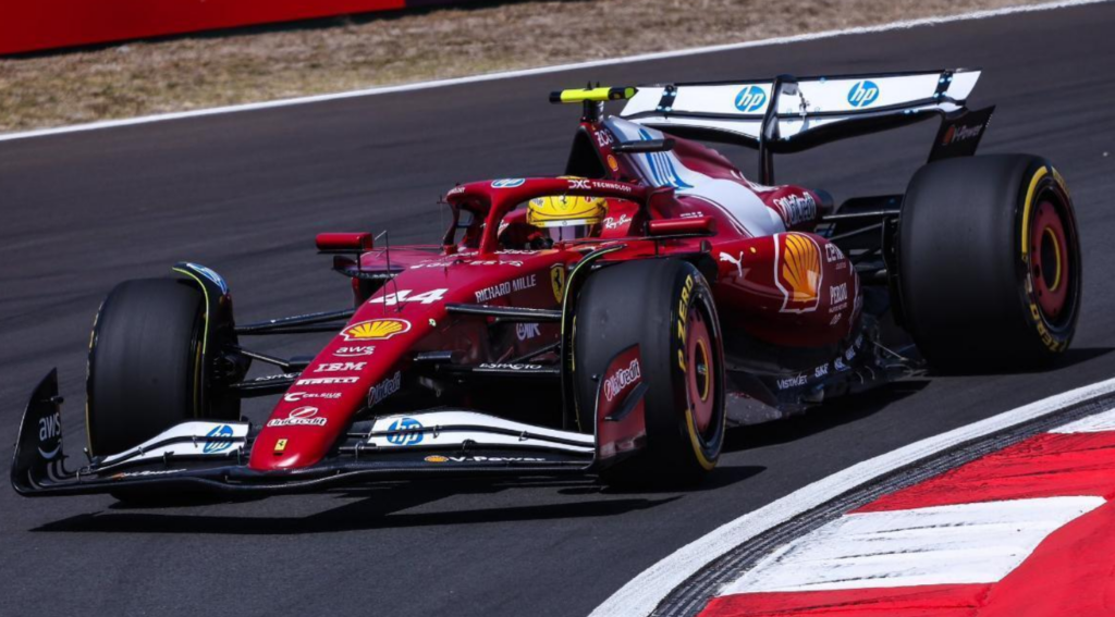 Hamilton brilla en China y logra la pole en el sprint