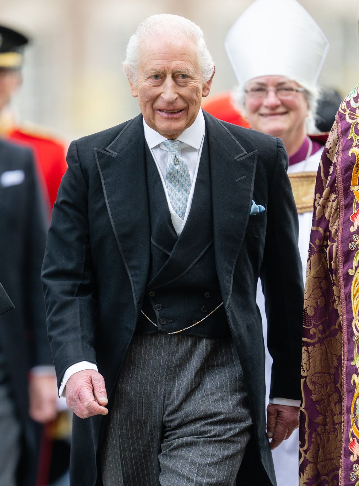 ​Por qué Carlos III no estará en el funeral del papa Francisco 