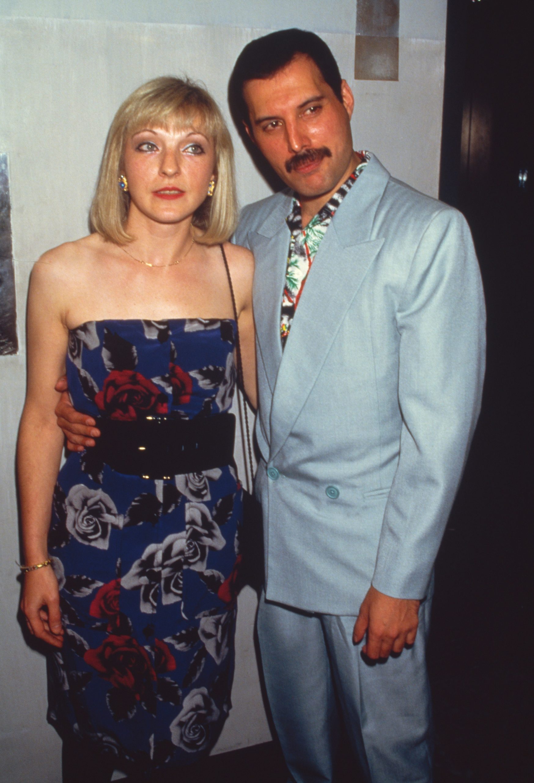 ​La hermana de Freddie Mercury recupera (de incógnito) los recuerdos personales del cantante: Su ex, Mary Austin, los había sacado a subasta 
