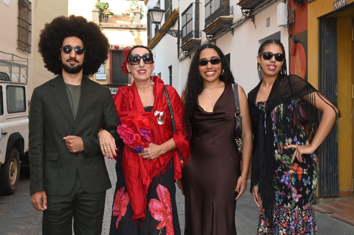 ​Cónclave de famosos en el bautizo del nieto de Antonio Carmona y Mariola Orellana: Rossy de Palma, Hiba Abouk, Elena Furiase… 