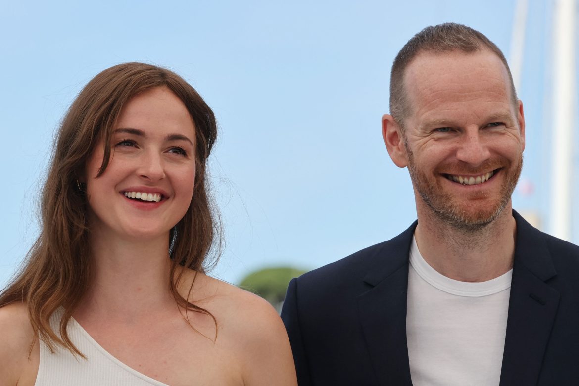 ​Joachim Trier: “No me avergüenza ser brutalmente íntimo, pero no me gustaría hacer sólo un drama con gente hablando alrededor de la mesa. Necesito la vida y la playa en Francia y cosas más bellas” 