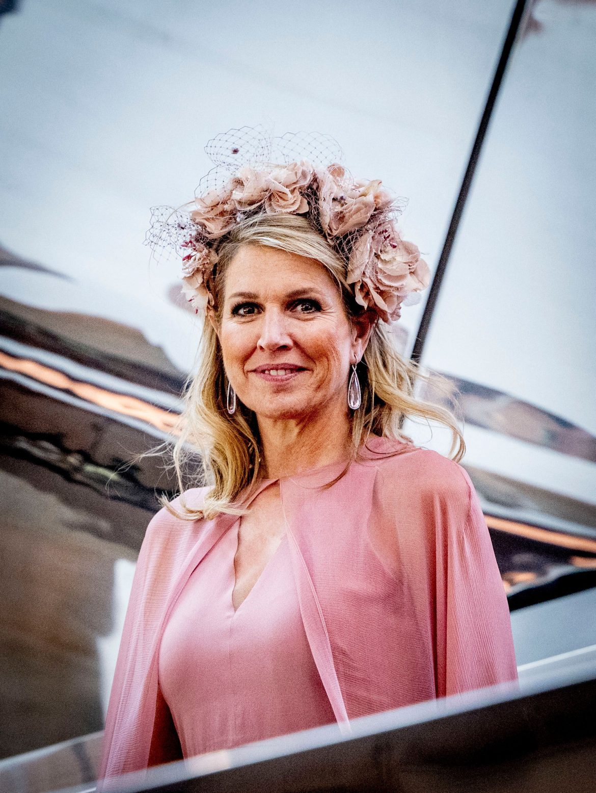 ​Inspiración hada por la tarde, estilo ejecutivo por el día: Máxima de Holanda, una reina de contrastes 